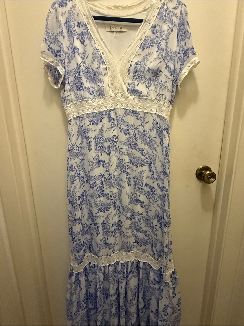 Taylor Blue & White Floral Lace Trim Maxi Dress Women's